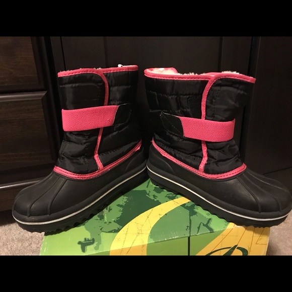 Children's Place Winter Boots size 13 - Picture 3 of 5